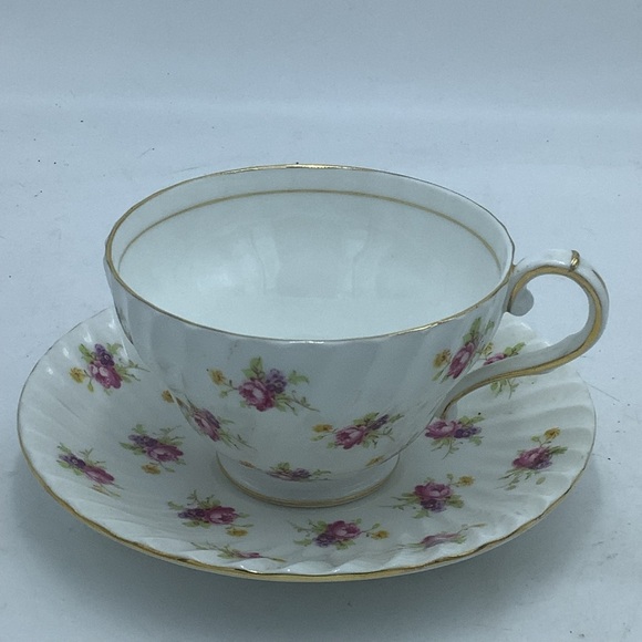 Stanley English Fine Bone China Roses Teacup and Saucer - Picture 2 of 10